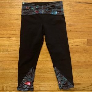 Black w/ Floral Lululemon Leggings